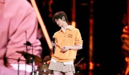 娱乐大爆料许嵩的歌曲,揭秘许嵩音乐背后的故事与魅力